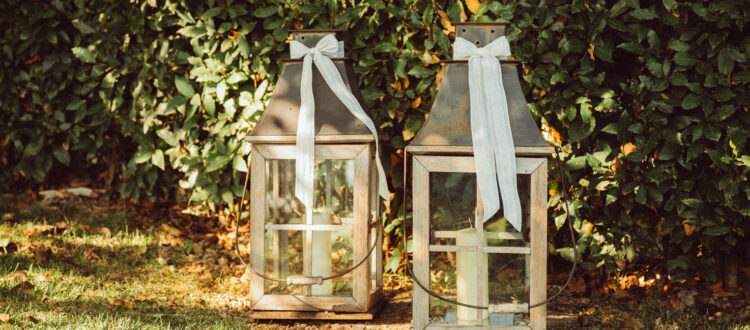 Lanterns with a bow for Wedding